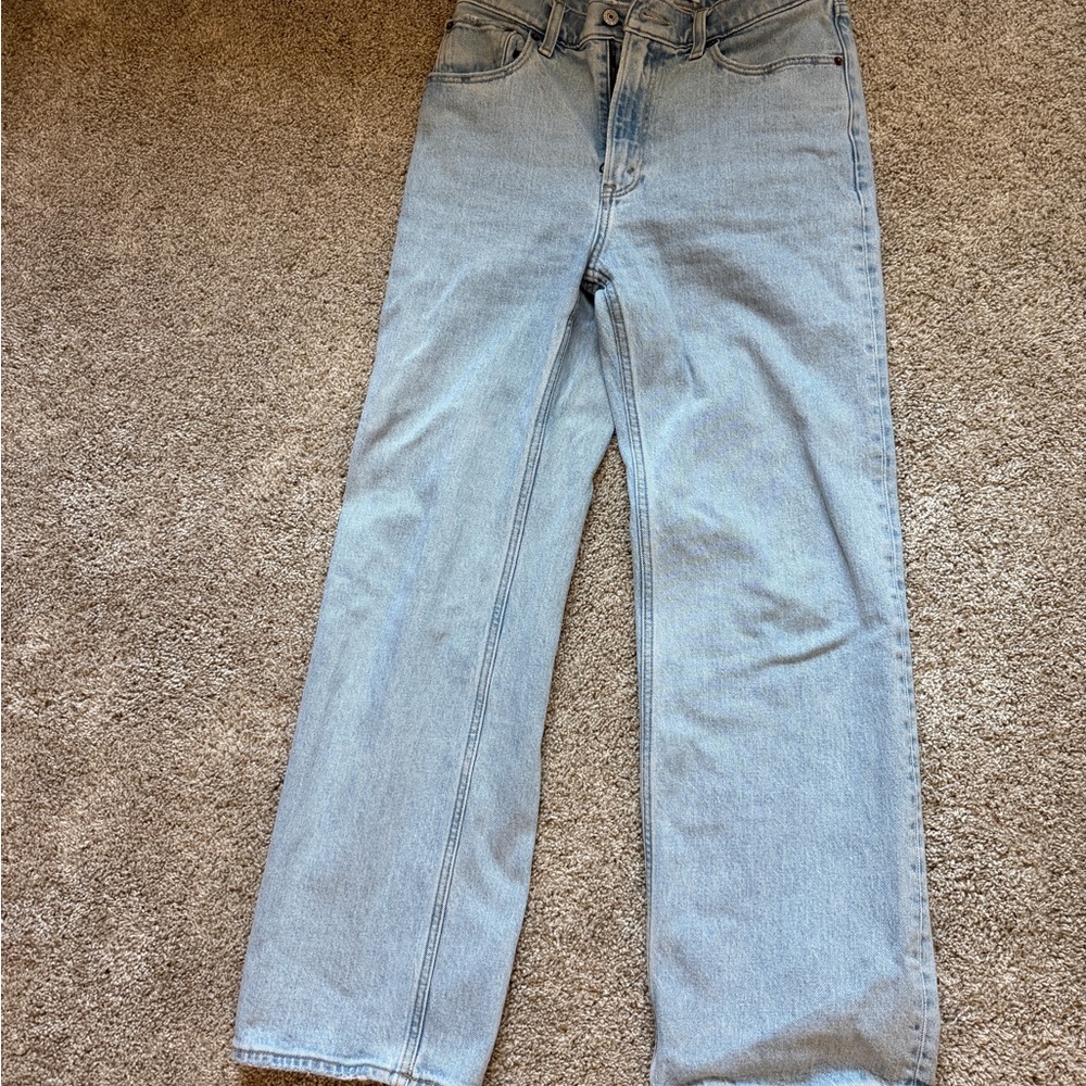 Abercrombie & Fitch High-Rise Light Wash '90s Relaxed Jeans Short